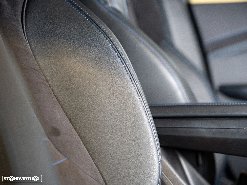 BMW iX2 eDrive20 Pack Desportivo M - 22