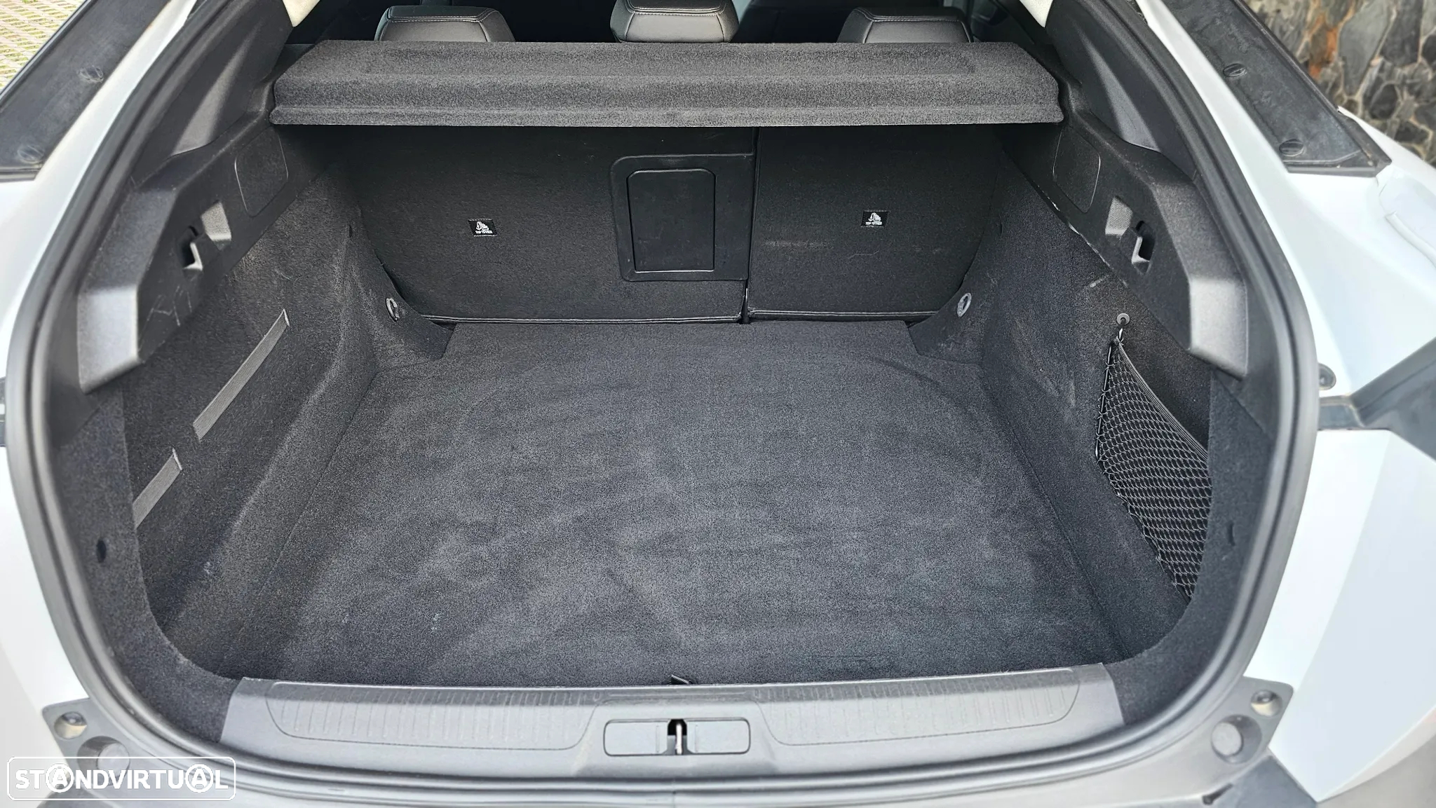 Peugeot 408 PureTech 130 EAT8 Allure Pack - 24