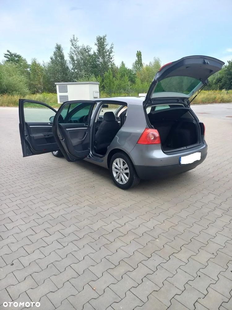 Volkswagen Golf 1.9 TDI DPF United BlueMotion - 19