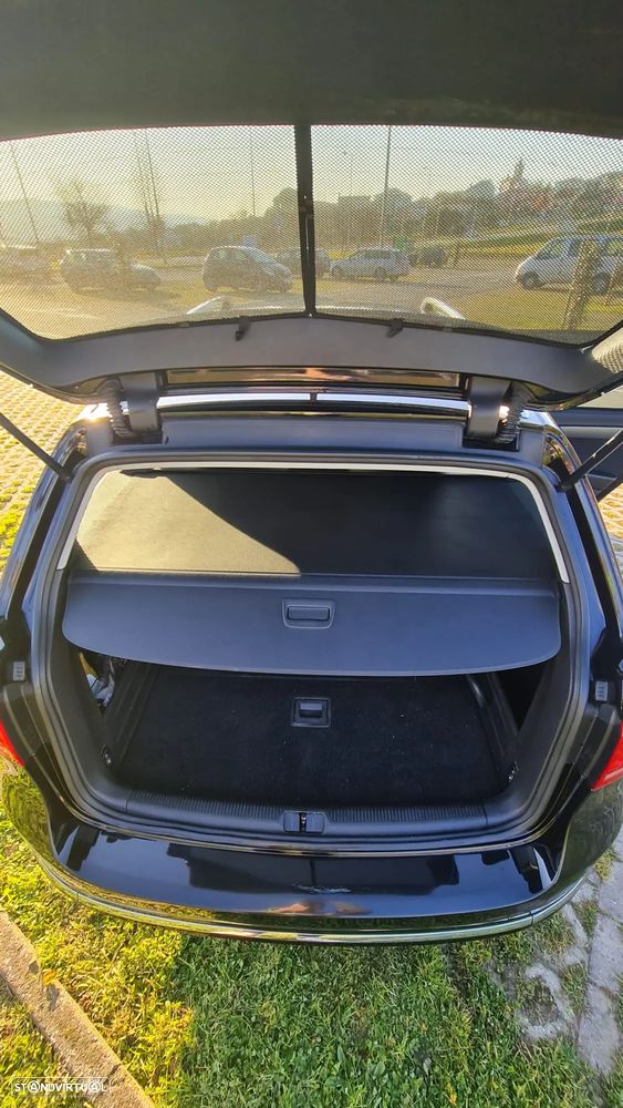 VW Passat Variant - 16