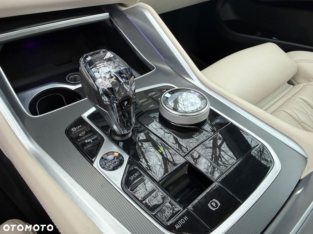 BMW X6 xDrive40i mHEV - 8