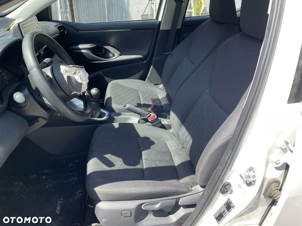 Toyota Yaris - 16