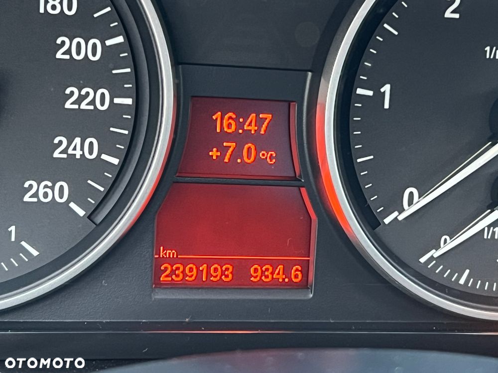 BMW X1 xDrive18d xLine - 8