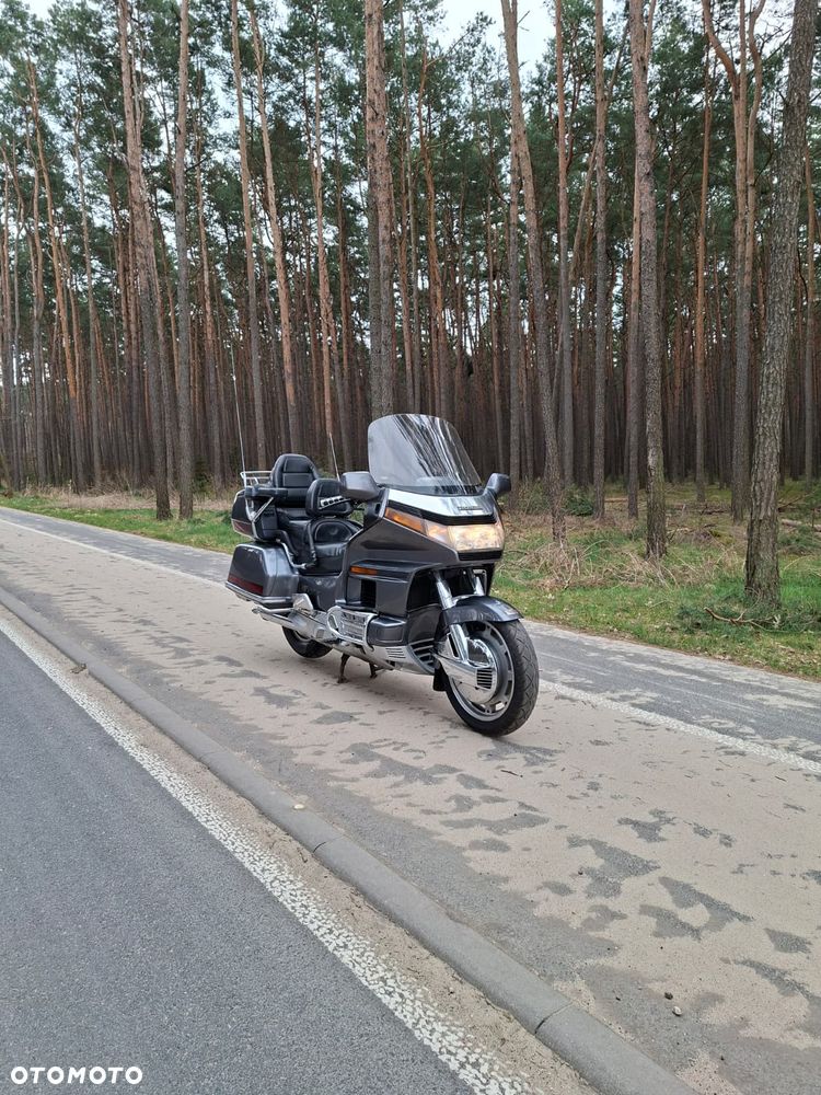 Honda GL - 24