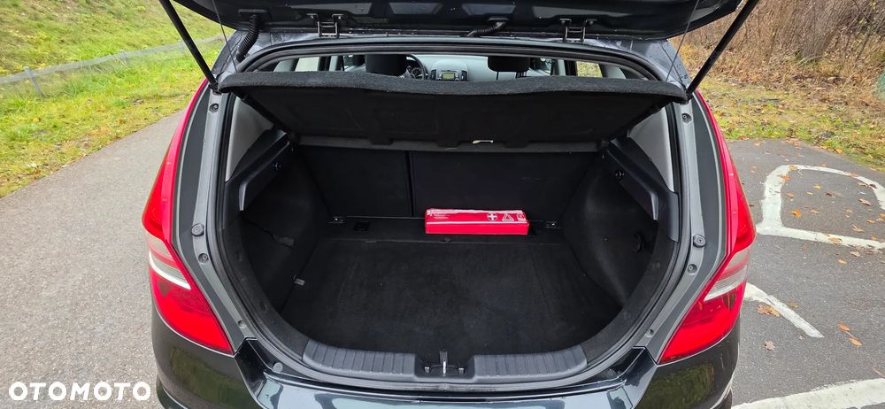 Hyundai i30 1.4 Base + - 22