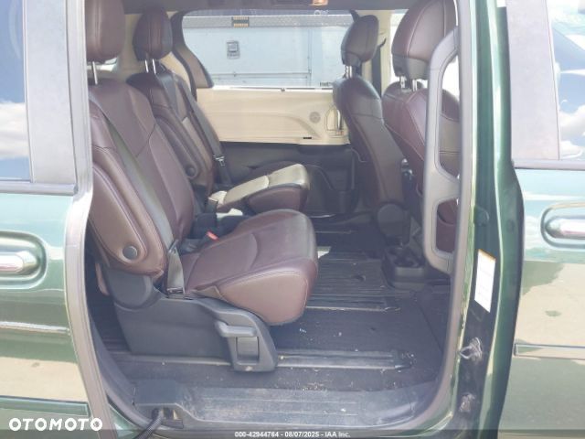 Toyota Sienna - 11