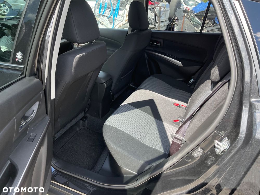 Suzuki S-Cross - 21