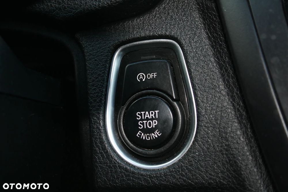 BMW Seria 3 318d Sport Line - 26