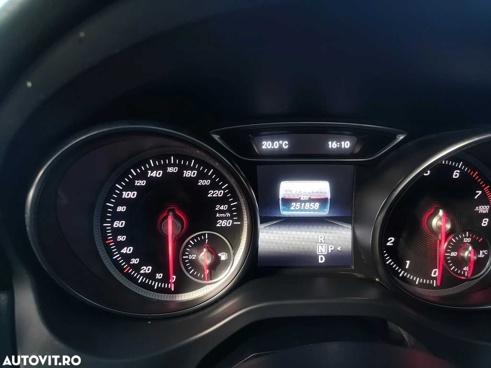 Mercedes-Benz CLA Shooting Brake 180 7G-DCT - 10