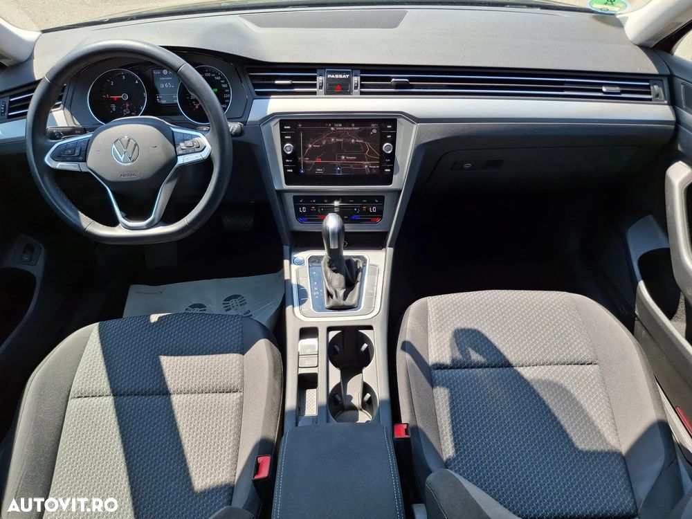 Volkswagen Passat - 11