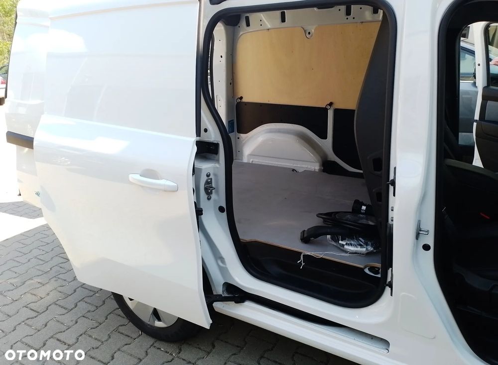 Nissan TOWNSTAR - 32