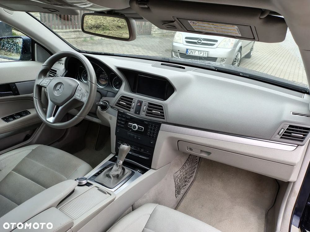Mercedes-Benz Klasa E 250 CGI Coupe BlueEFFICIENCY Automatik Avantgarde - 20