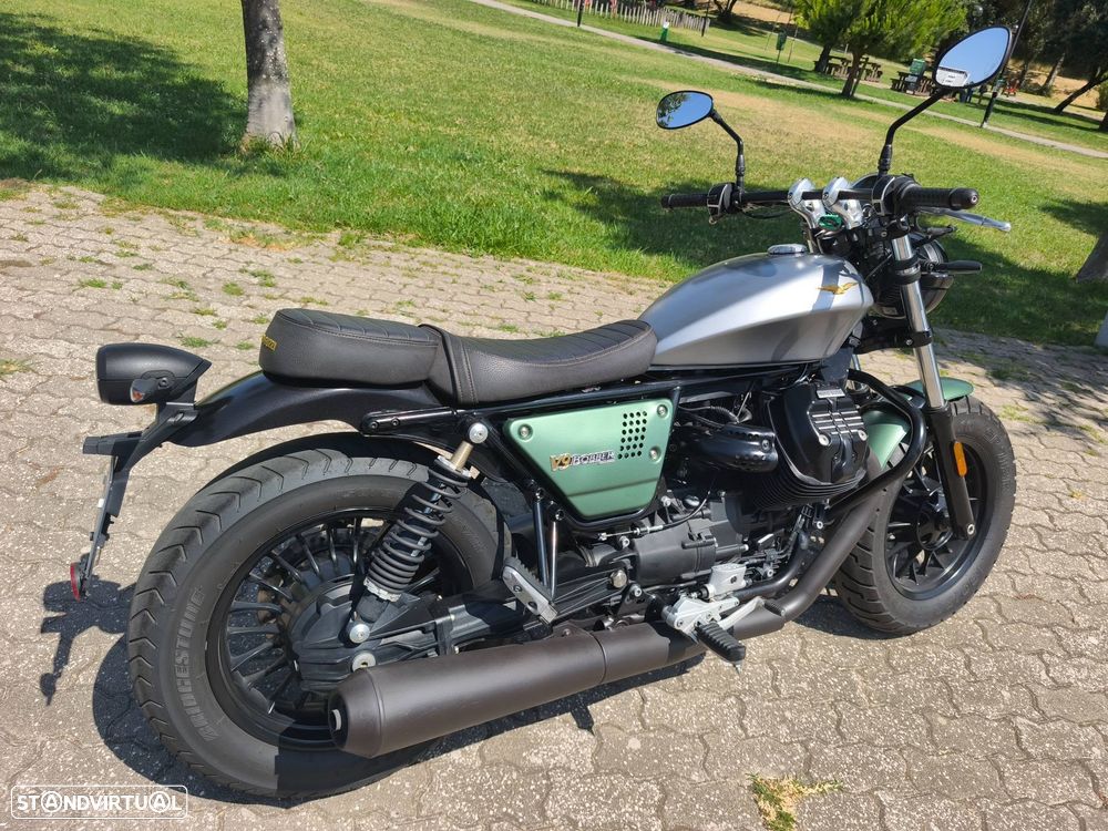 Moto Guzzi V9 Bobber - 10