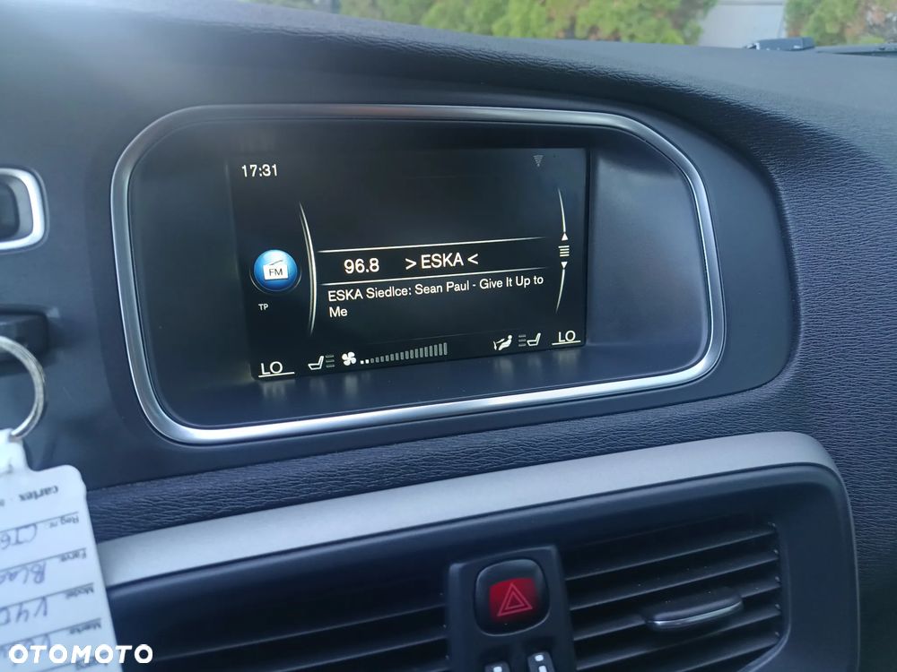 Volvo V40 D4 Momentum - 13