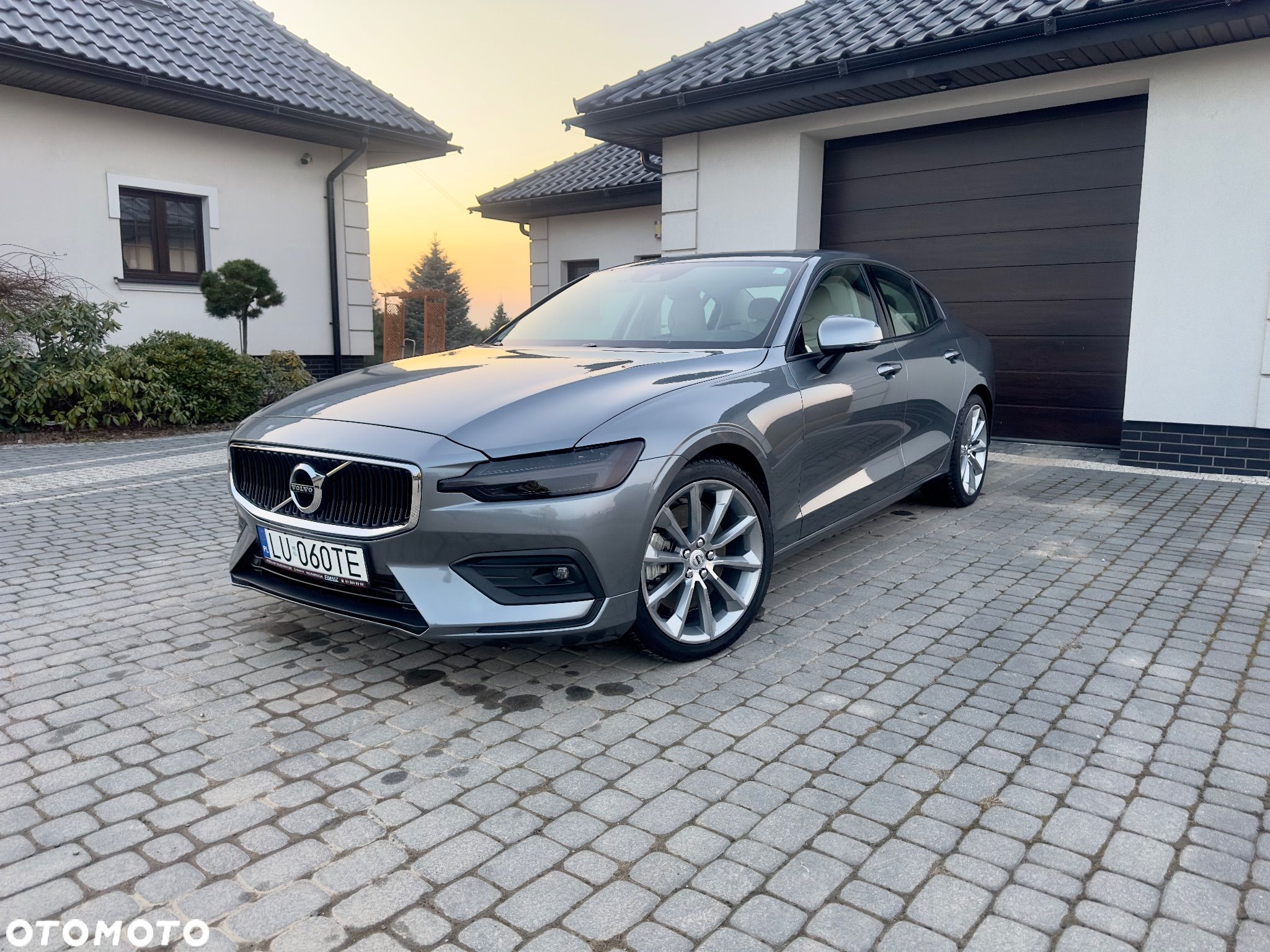 Volvo S60 T6 AWD Momentum Pro - 1