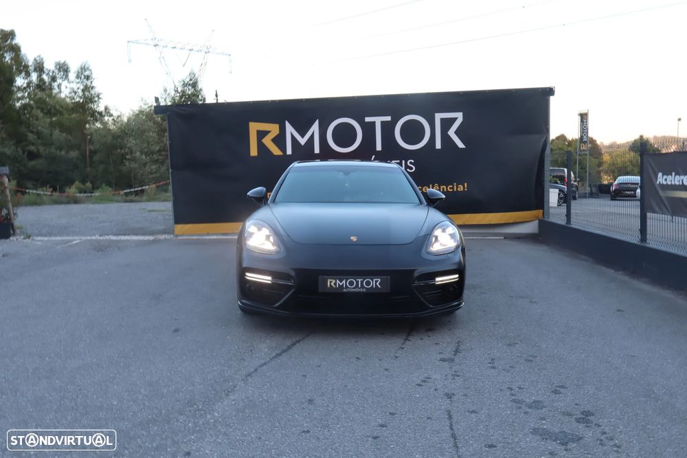 Porsche Panamera - 1