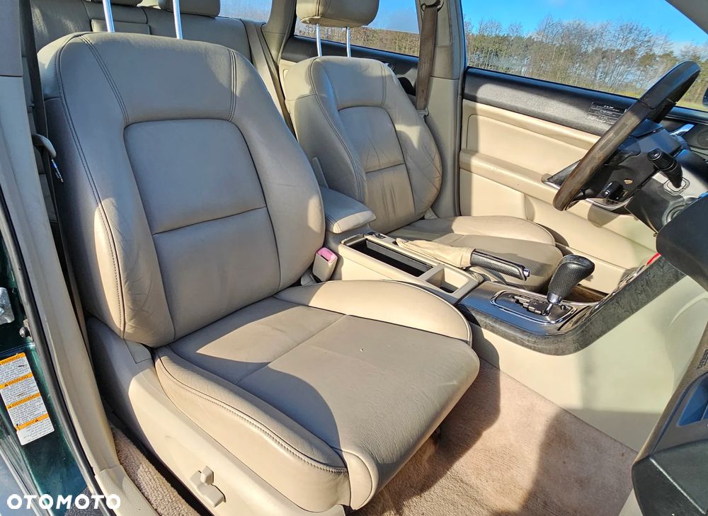 Subaru Legacy Kombi 3.0 4WD - 15