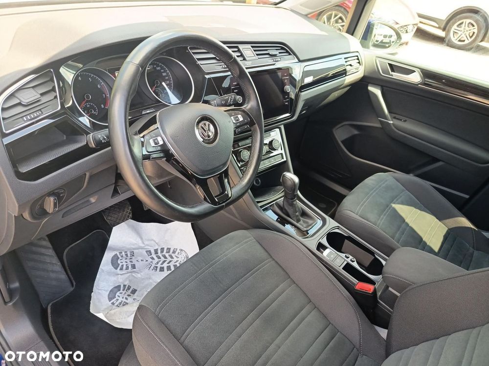 Volkswagen Touran - 8