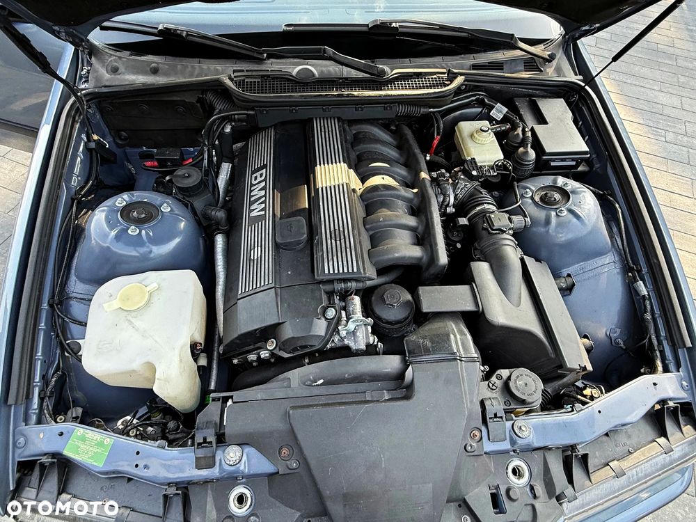 BMW Seria 3 - 33
