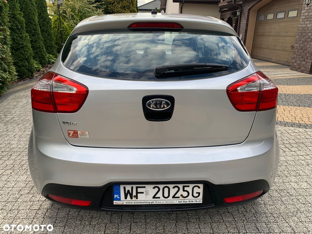 Kia Rio 1.4 M - 8