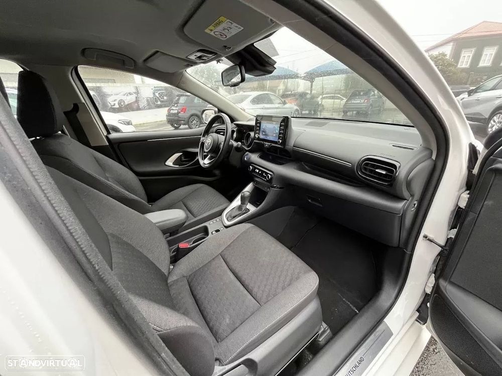 Toyota Yaris 1.5 HDF Comfort Plus - 29