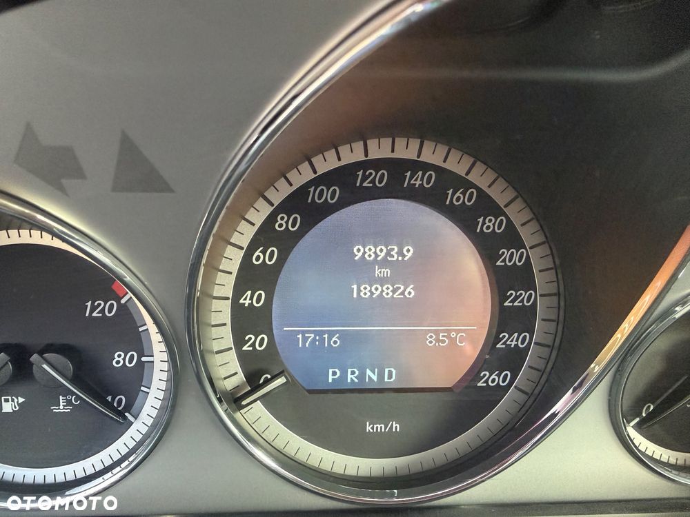 Mercedes-Benz Klasa C 200 CGI Automatik BlueEFFICIENCY Avantgarde - 25