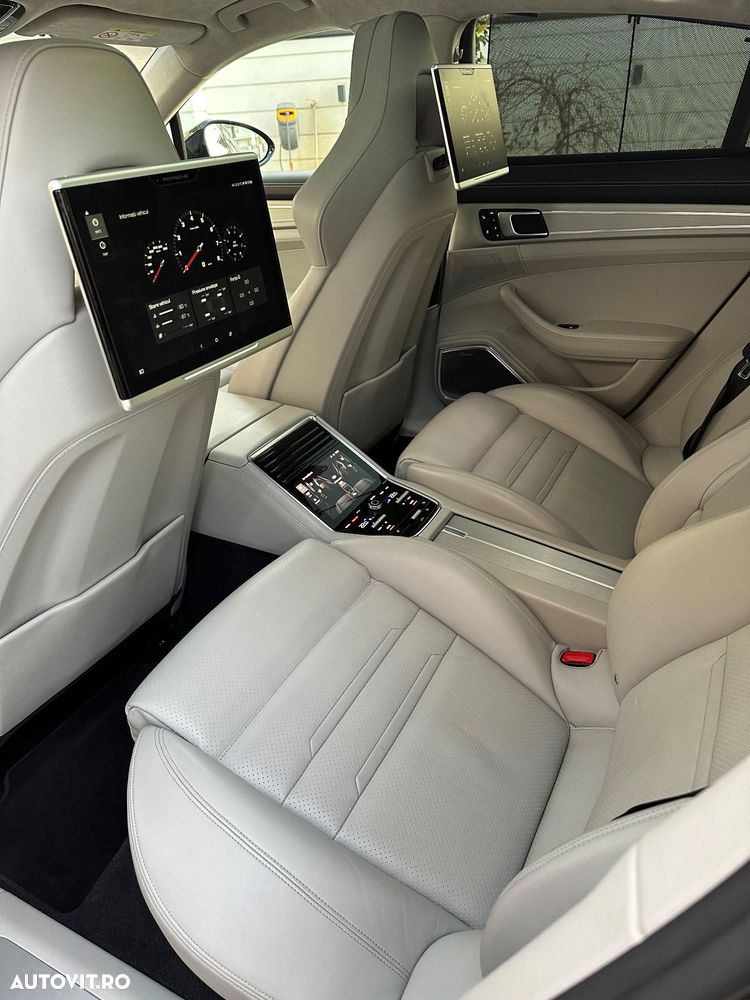 Porsche Panamera Turbo - 23