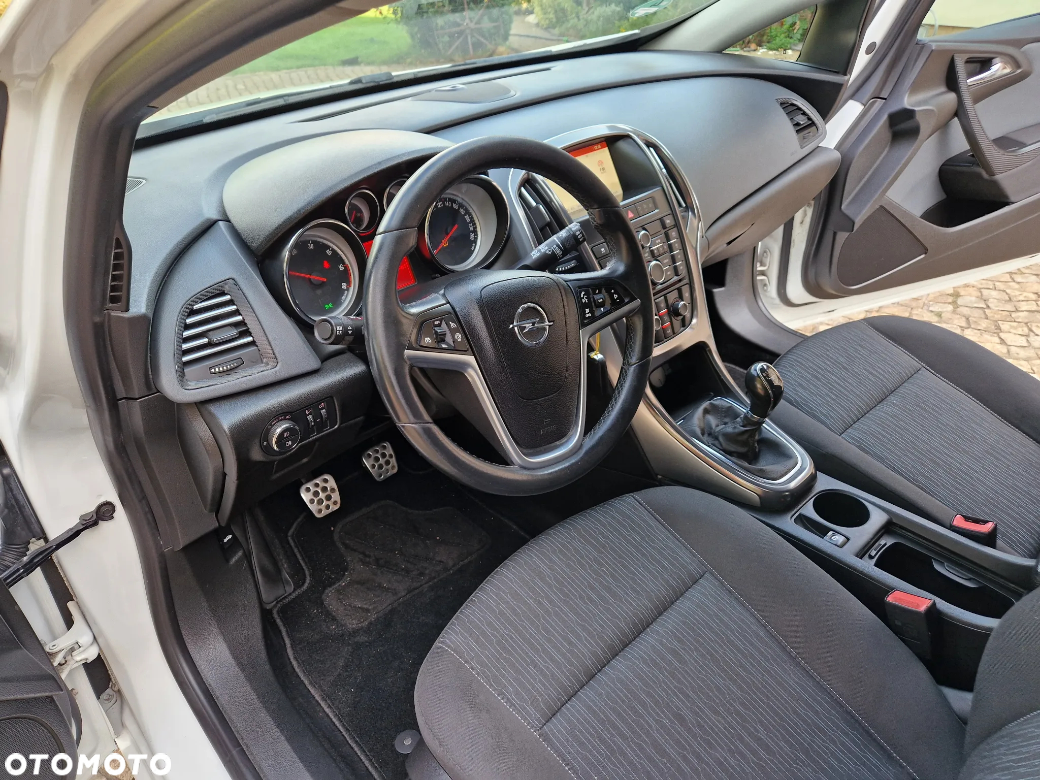 Opel Astra GTC 1.6 D (CDTi) DPF (ecoFLEX) Start/Stop - 16