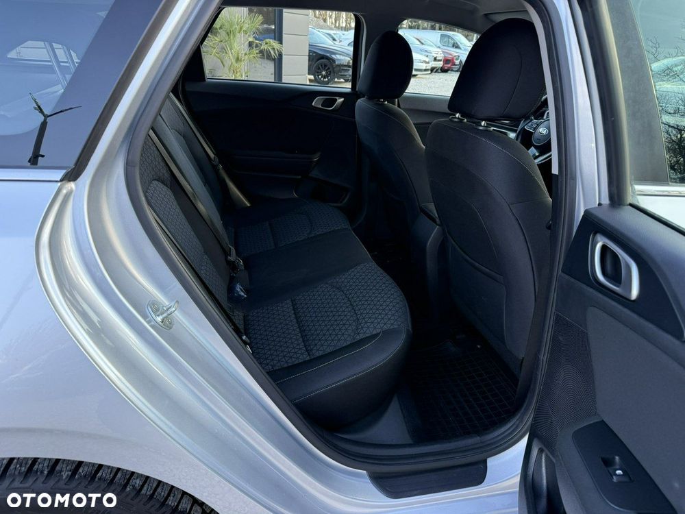 Kia Ceed - 25