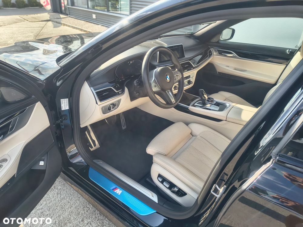 BMW Seria 7 750i xDrive sport - 10