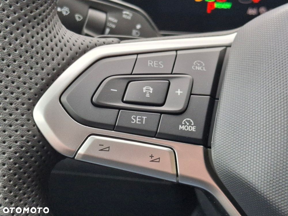 Volkswagen T-Roc 1.5 eTSI R-Line DSG - 28