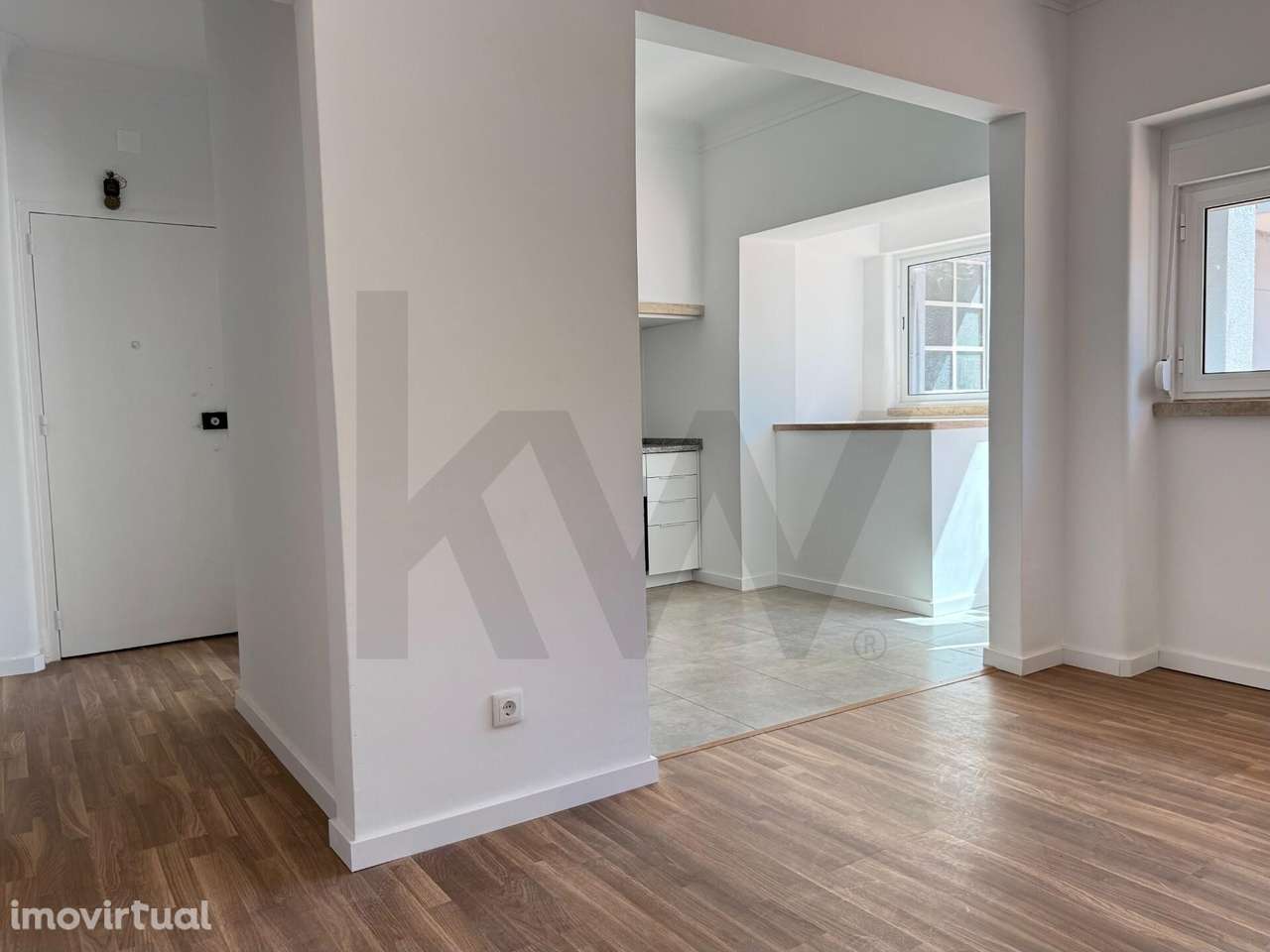 Apartamento T1 com Terraço na Rua Ferreira Borges - Grande imagem: 2/27