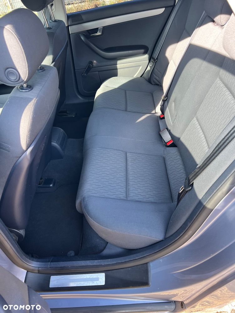 Audi A4 Limousine - 10