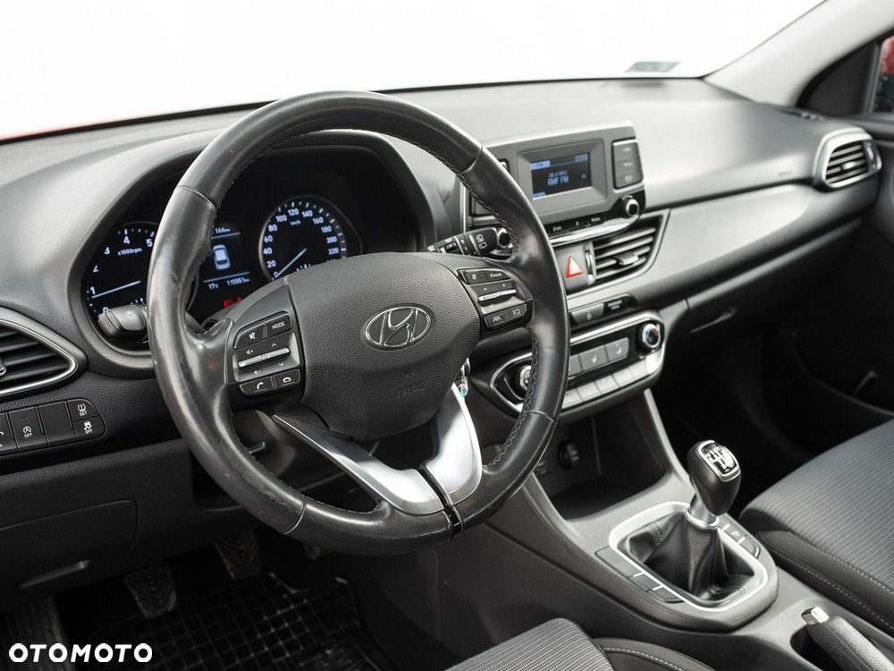 Hyundai i30 1.5 DPI Classic + - 7