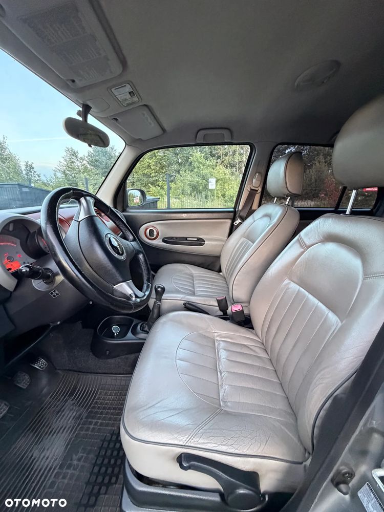 Daihatsu Trevis - 4