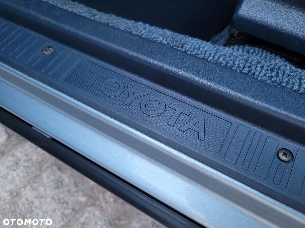 Toyota Camry - 10