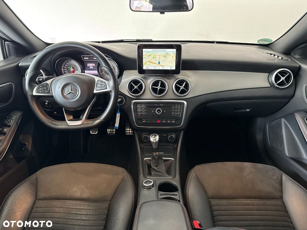 Mercedes-Benz CLA 180 AMG Line - 6