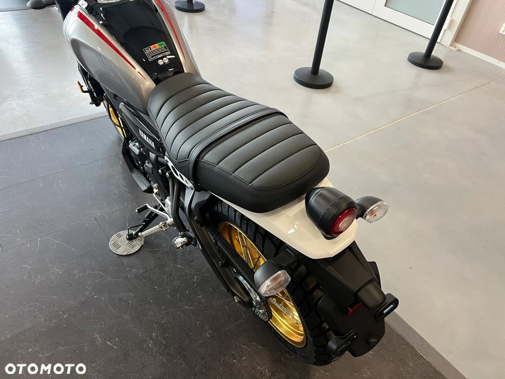 Yamaha XSR - 8