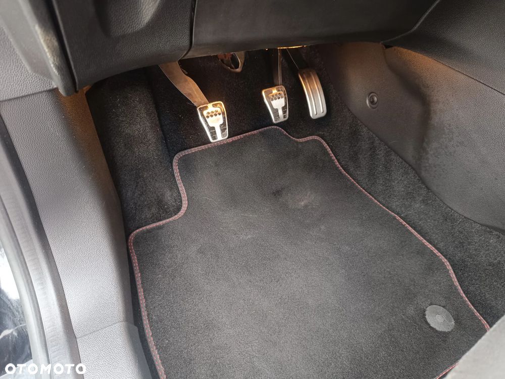 Ford Fiesta 1.0 EcoBoost S&S ST-LINE - 29