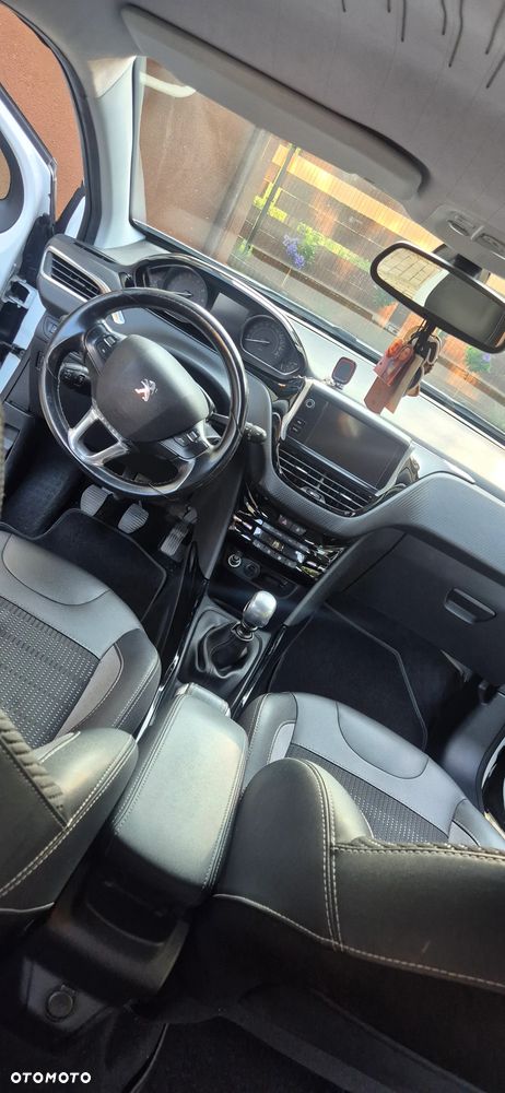 Peugeot 2008 1.2 Pure Tech GPF Style S&S - 12