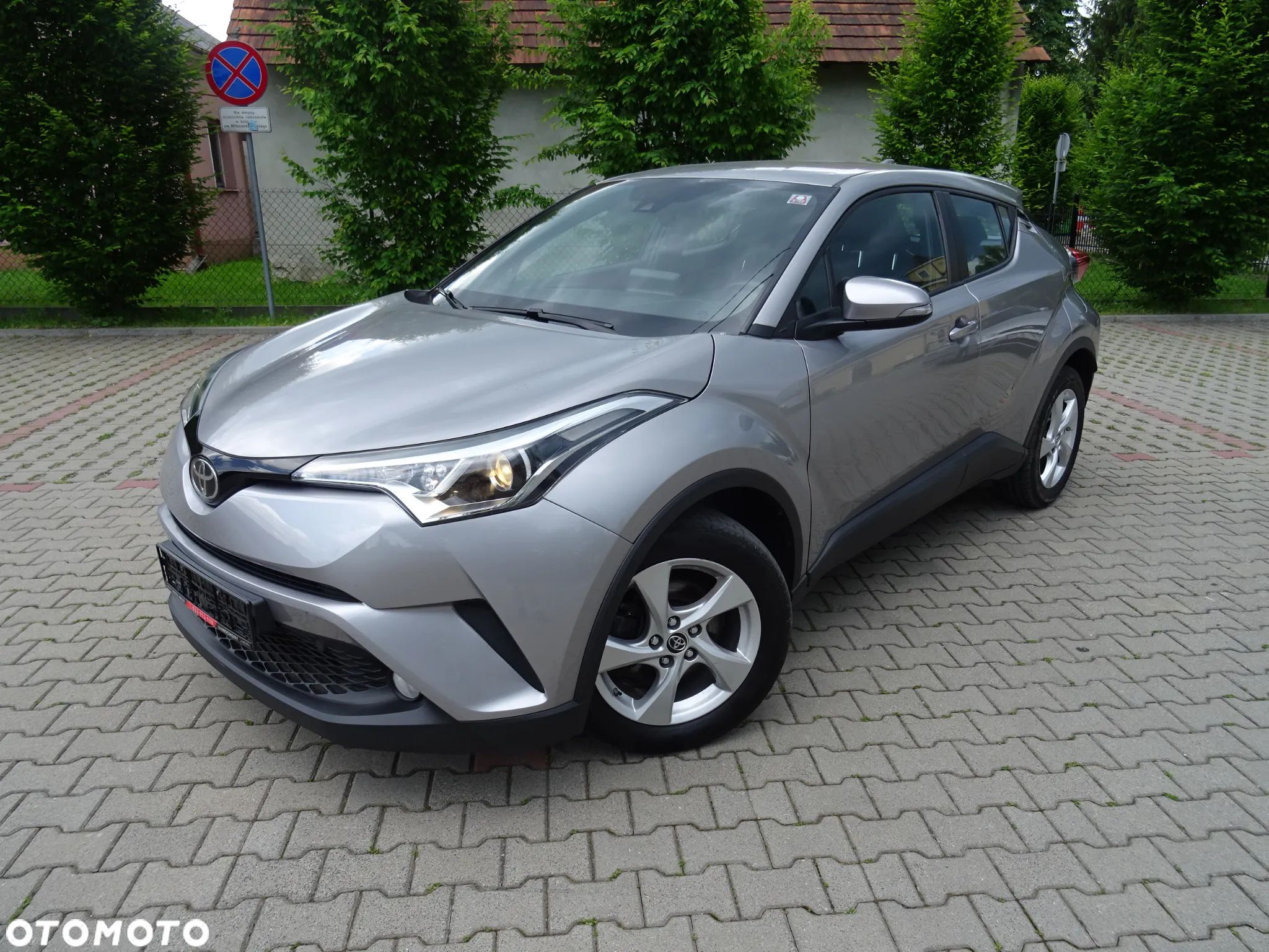 Toyota C-HR 1.2 T Premium - 1