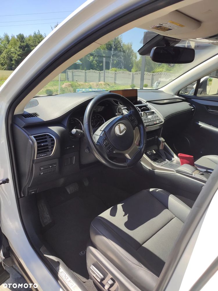 Lexus NX 300 - 11