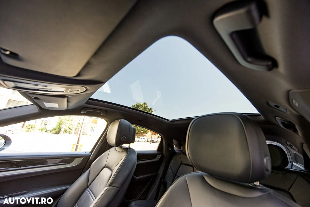 Porsche Cayenne Coupe E-Hybrid - 23