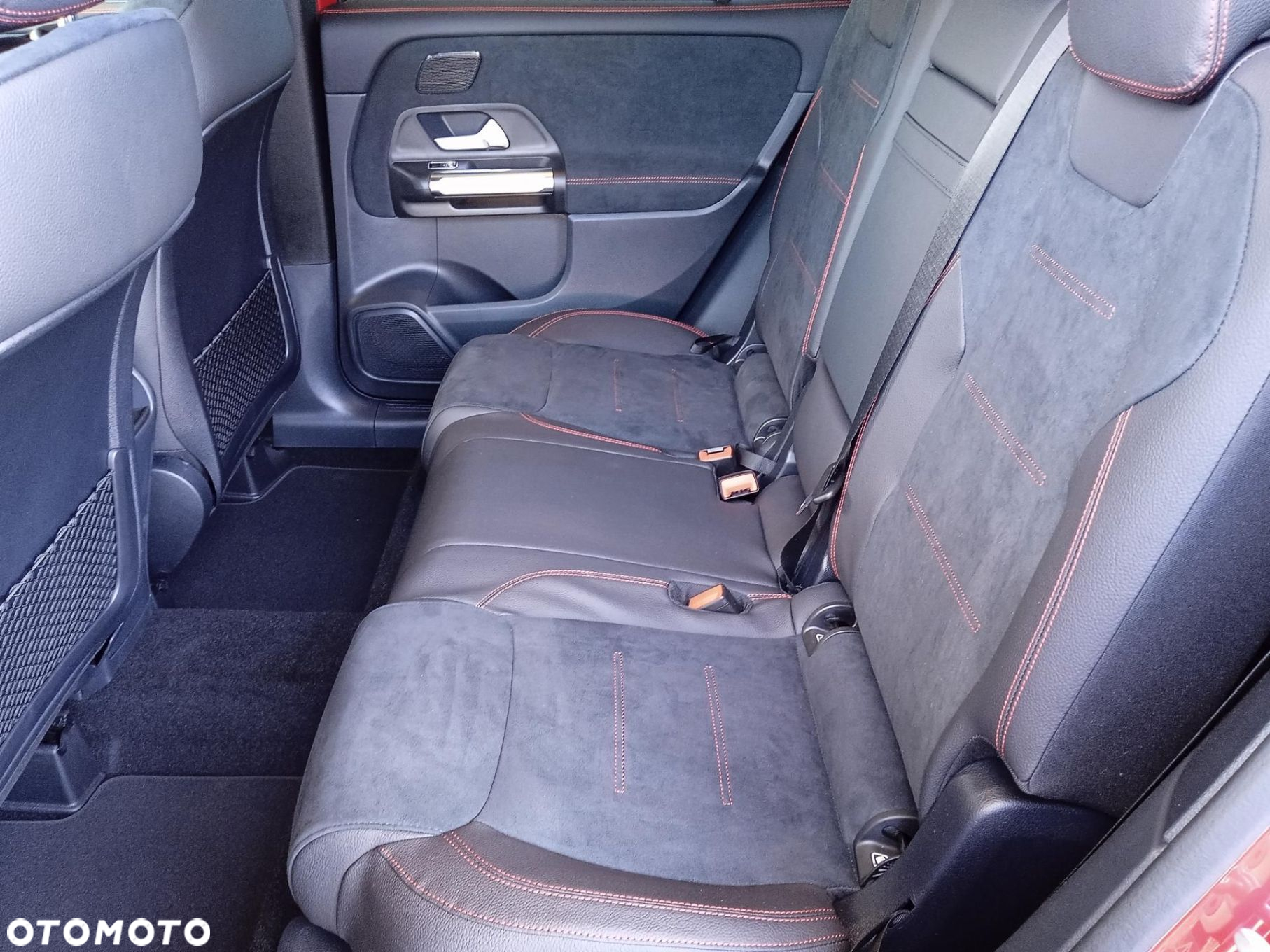 Mercedes-Benz GLB - 10