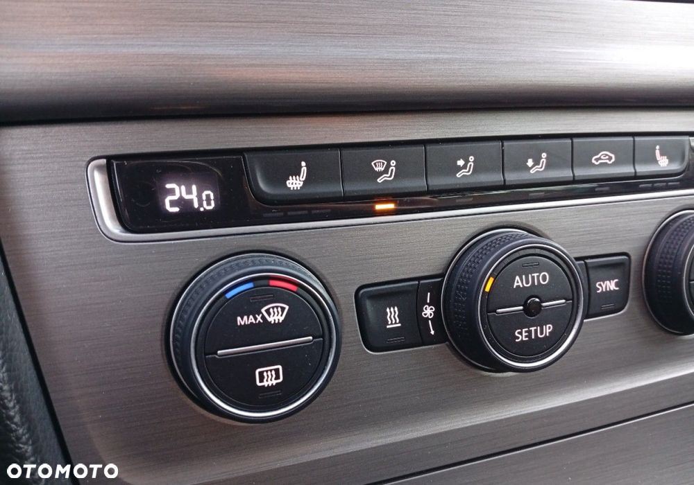 Volkswagen Golf - 36