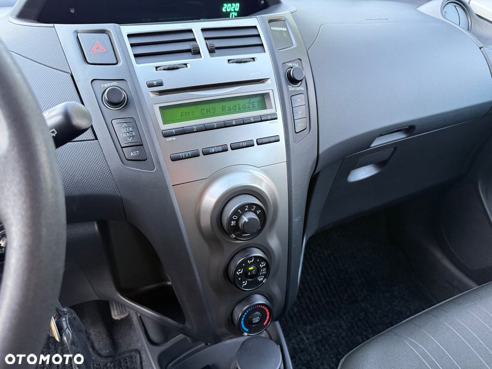 Toyota Yaris 1.33 2010 - 6