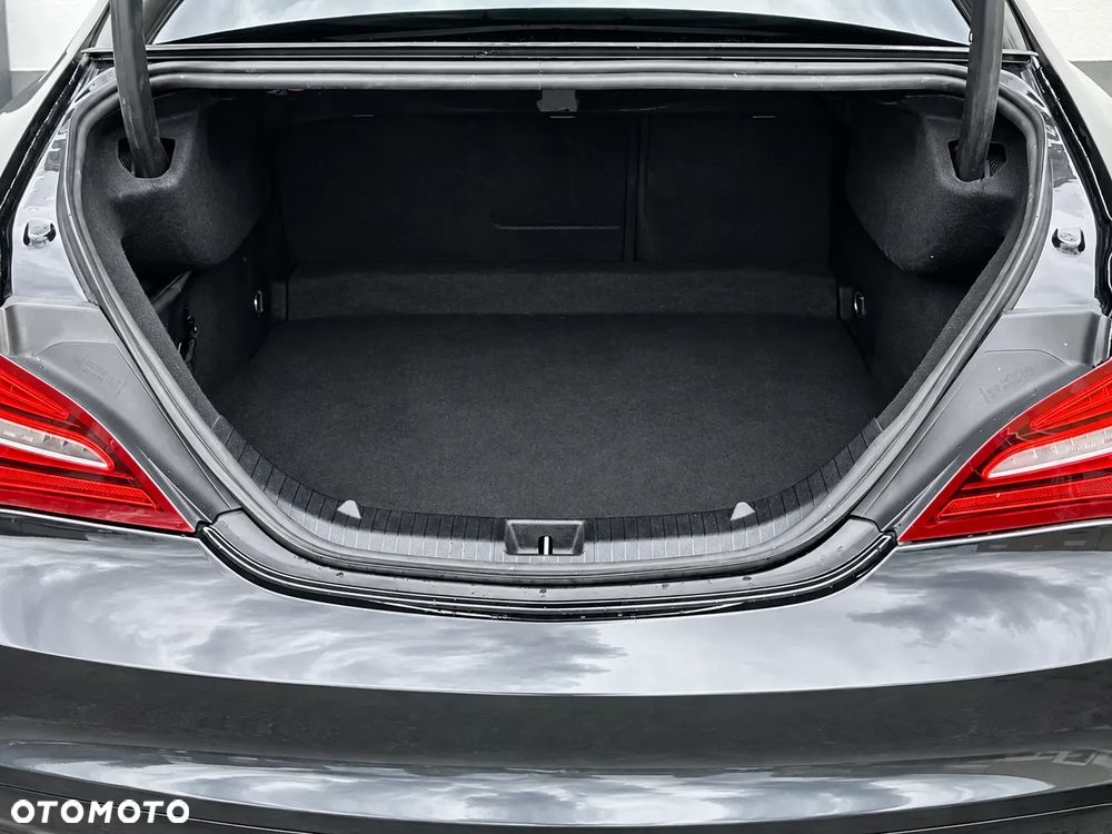 Mercedes-Benz CLA 250 7G-DCT - 14