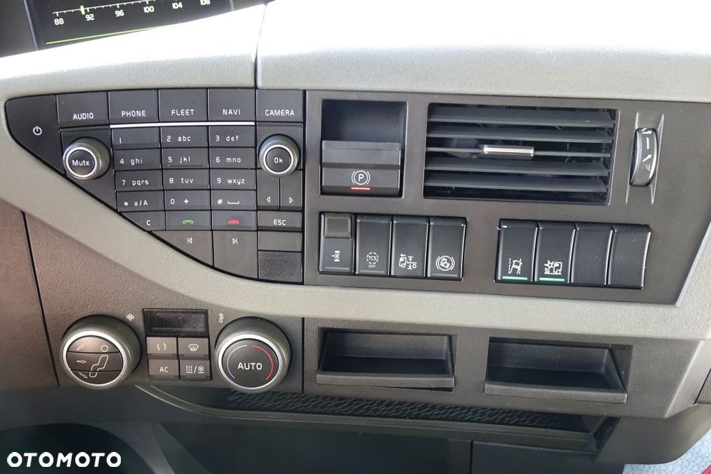 Volvo FH 500 GLOBETROTTER / EURO 6 / STANDARD / AUTOMAT / KLIMATYZACJA POSTOJOWA / LODÓWKA / 2 ZBIORNIKI - 27