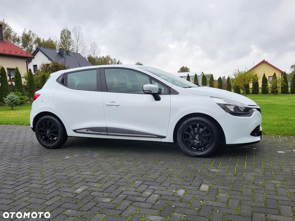 Renault Clio 1.2 16V 75 LIMITED - 13