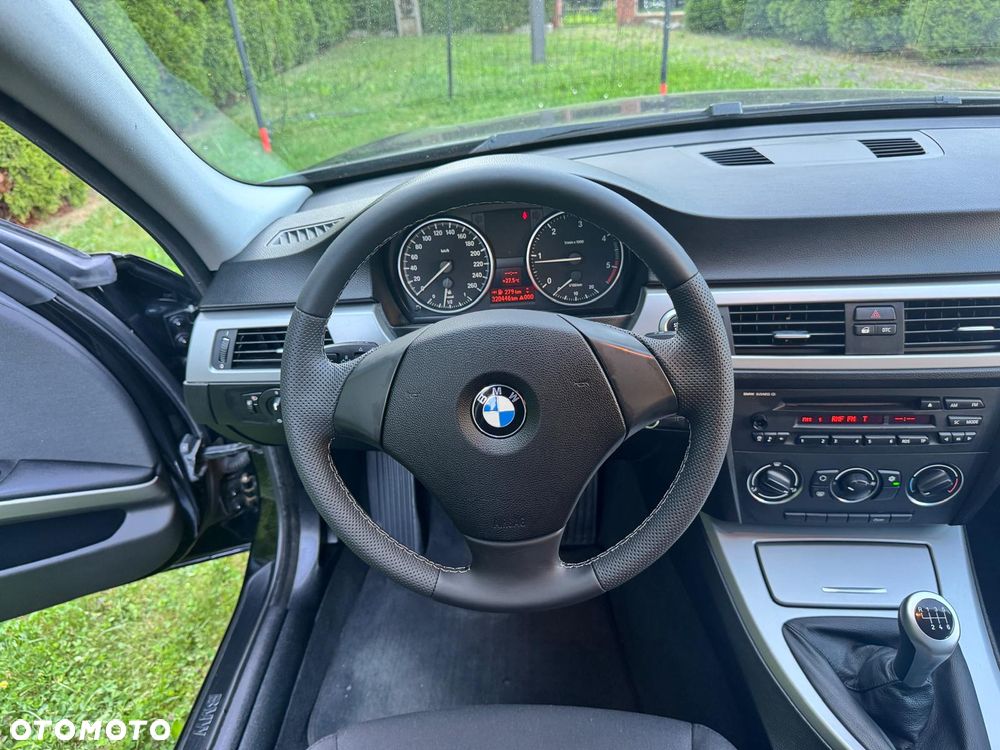 BMW Seria 3 318d DPF Edition Lifestyle - 17